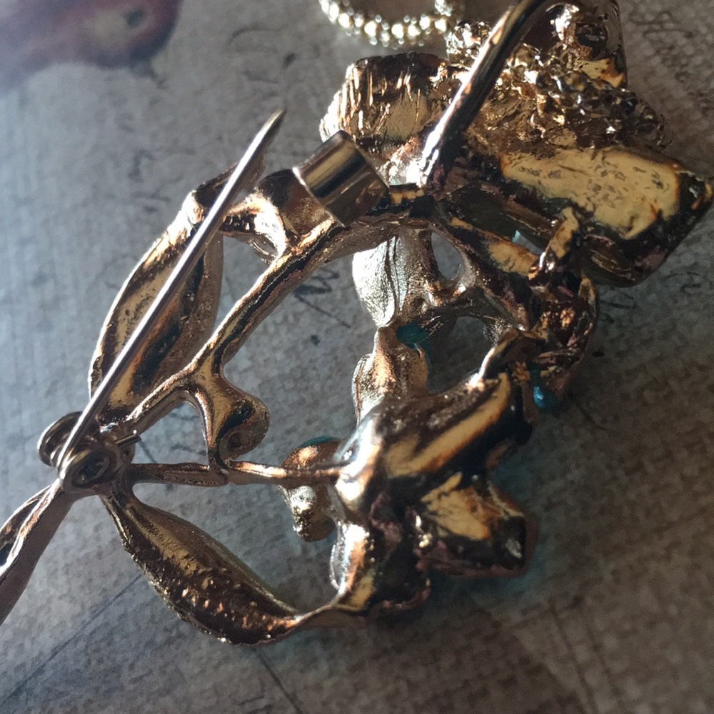 Double Flower Brooch/ Pendant Necklace - Picture 8 of 12
